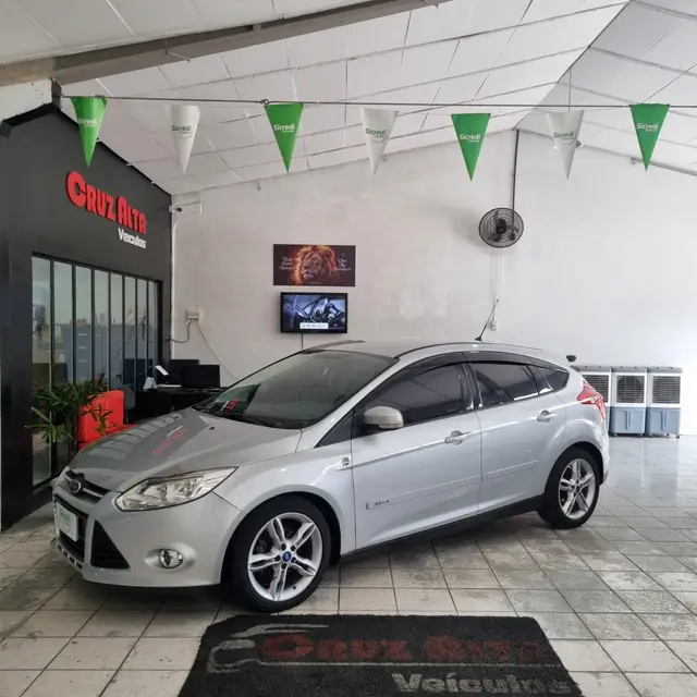 Carro Ford Focus Hatch 2015 Titanium Plus 2.0 16V PowerShift
