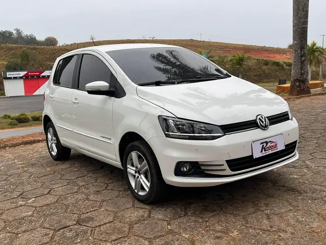 Carro Volkswagen Fox 2017 1.0 MPI Comfortline (Flex)