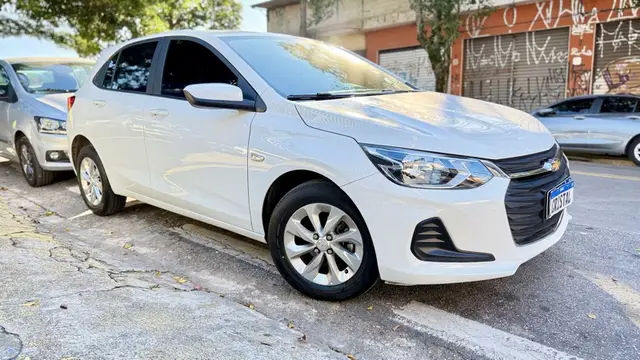 Carro Chevrolet Onix 2023 LT 1.0