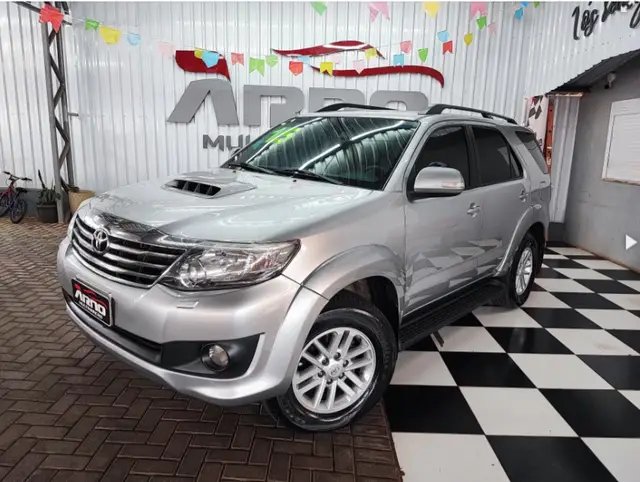 Carro Toyota Hilux Cabine Dupla 2015 Hilux 3.0 TDI 4x4 CD SRV (Diesel)