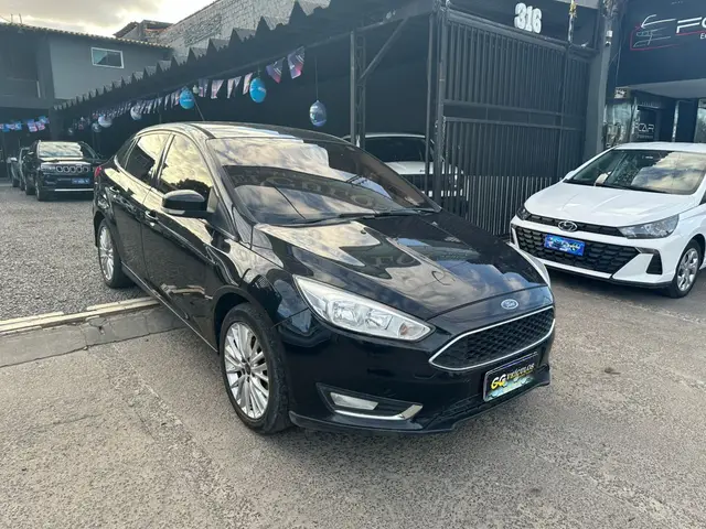 Carro Ford Focus Sedan 2016 SE 2.0 PowerShift