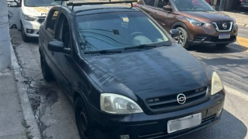 Chevrolet Corsa apreendido acumula mais de R$ 120 mil em multas em um ano