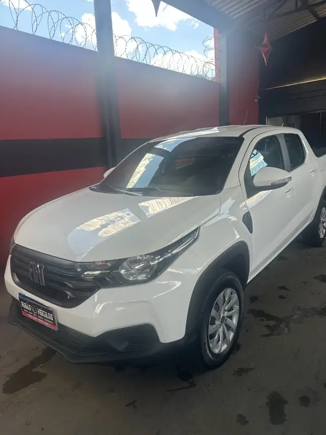 Carro Fiat Strada 2025 Freedom 1.3 Flex 8V CD
