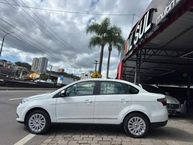 Carro Fiat Grand Siena 2014 ESSEN.SUBLIME 1.6 Flex
