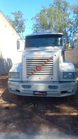 Caminhão Volvo NL 10 1994 340 4X2