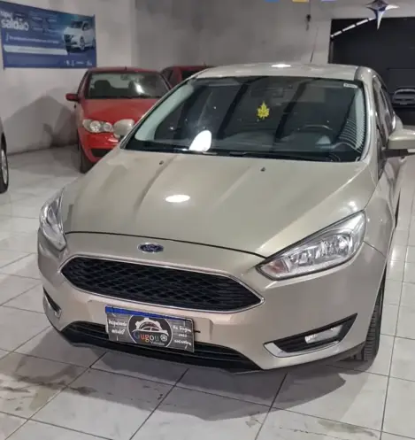 Carro Ford Focus Hatch 2016 SE Plus 1.6 TiVCT