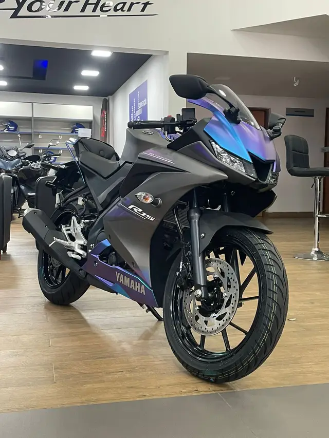 Moto Yamaha YZF R15 2025 ABS