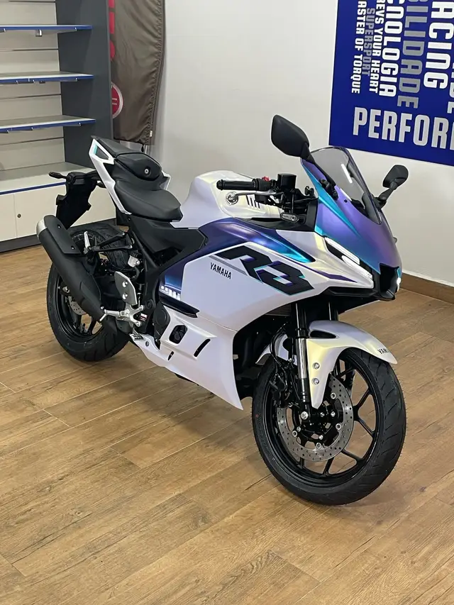 Moto Yamaha YZF R3 2026 Connected