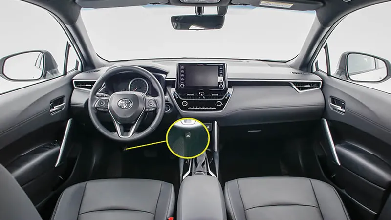 Novo Corolla Cross é moderno, mas carrega um item de picapes dos anos 1980