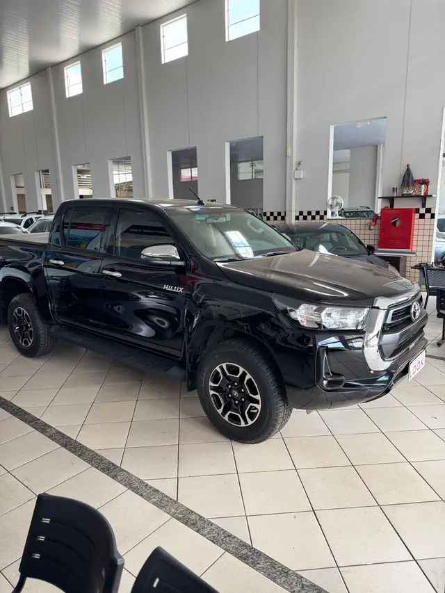 Carro Toyota Hilux Cabine Dupla 2025 SRV 4x4 2.8 Diesel