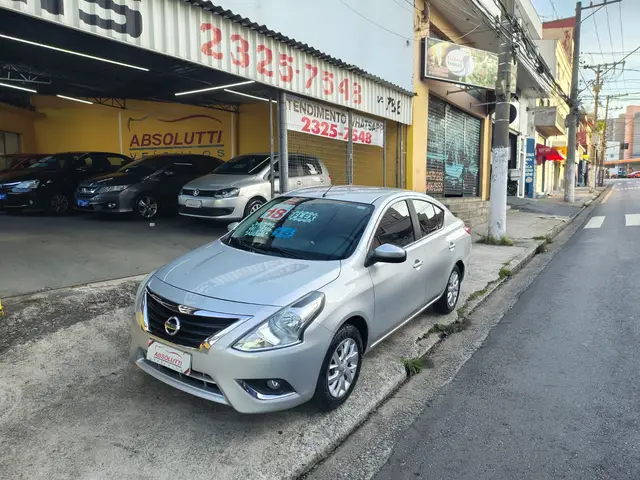 Carro Nissan Versa 2018 1.6 16V SV FlexStart CVT (Flex)