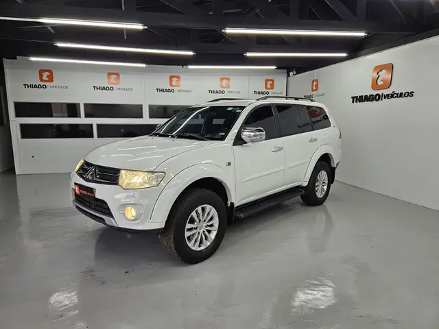 Carro Mitsubishi Pajero Dakar 2014 3.2 HPE 4WD (aut)