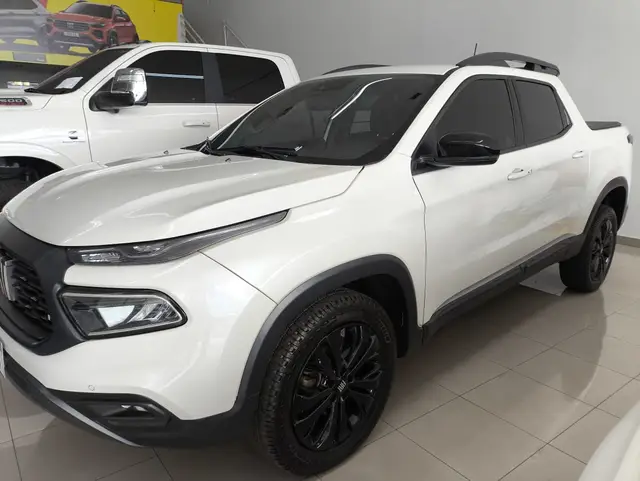 Carro Fiat Toro 2023 Volcano 1.3