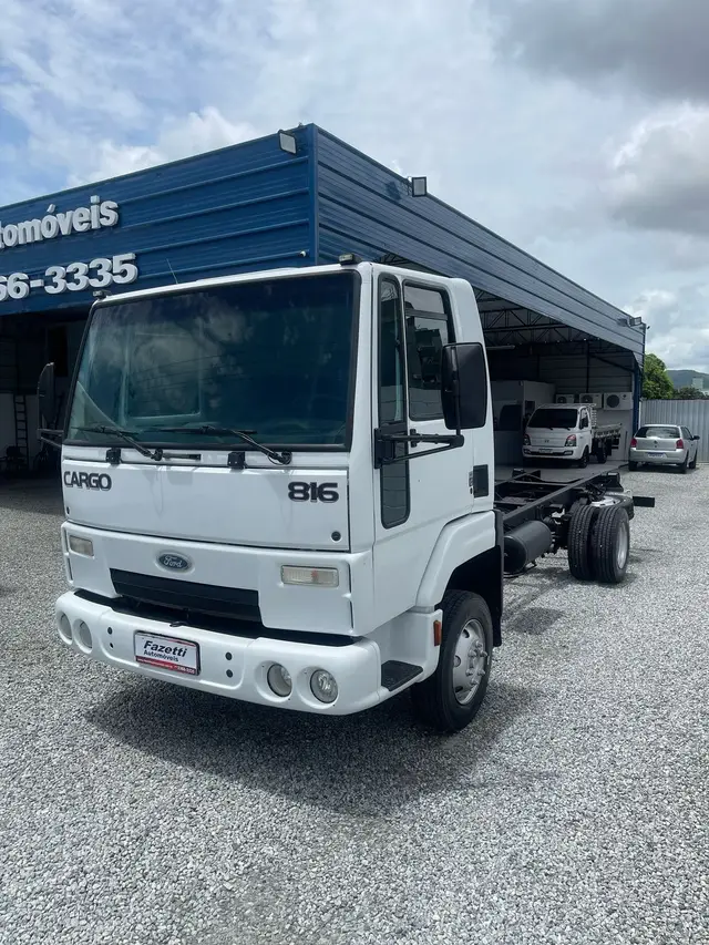 Caminhão Ford Cargo 816 2013 816