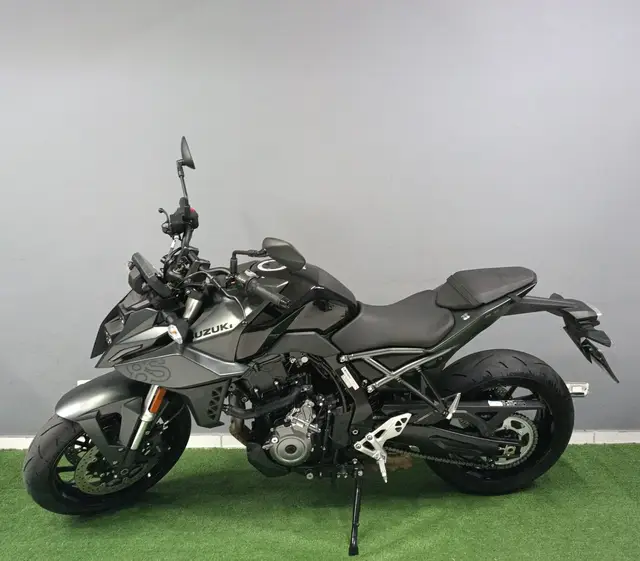 Moto Suzuki GSX-8S 2025 776 cc