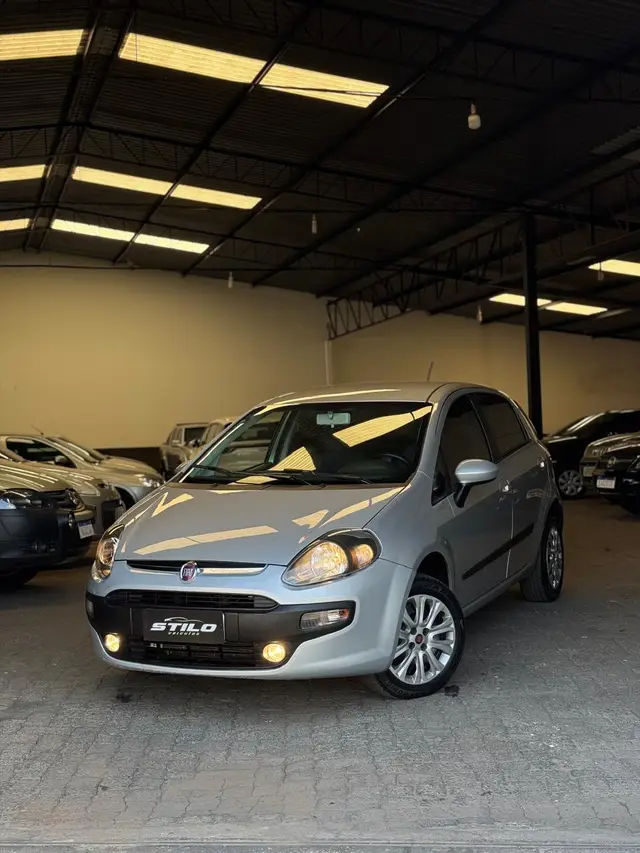 Carro Fiat Punto 2014 Attractive 1.4 (Flex)
