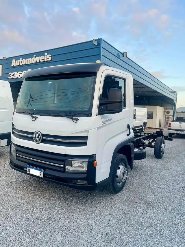 Caminhão Volkswagen Express 2019 DRC 4X2 2p (diesel) (E5)