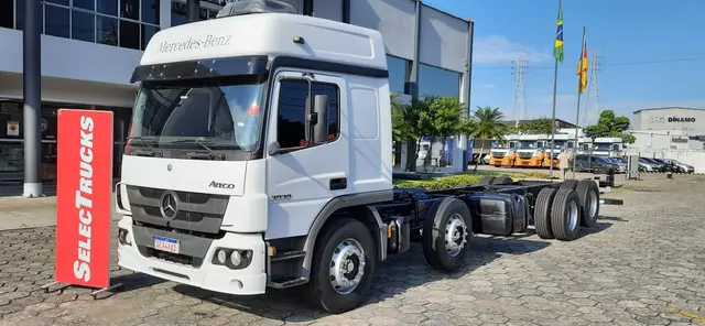 Carro Mercedes-Benz Atego 2017 3030/54 8X2