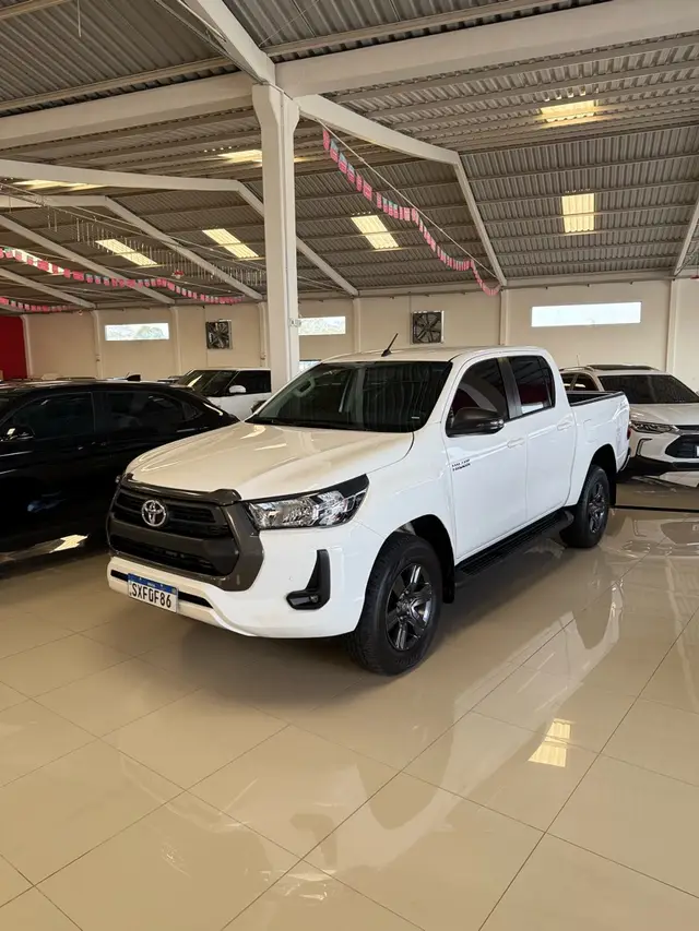 Carro Toyota Hilux Cabine Dupla 2024 SR 4x4 2.8 Diesel