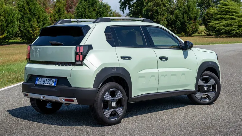 Por que primo do Fiat Uno com versão manual é importante para o Brasil