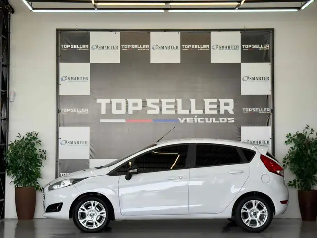 Carro Ford Fiesta Hatch 2016 1.6 (Flex)