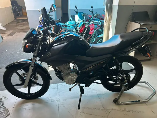 Moto Yamaha YBR 125i Factor 2025 UBS