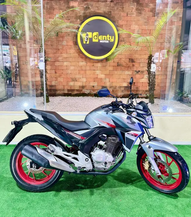 Moto Honda CB 250F Twister 2018 Standard