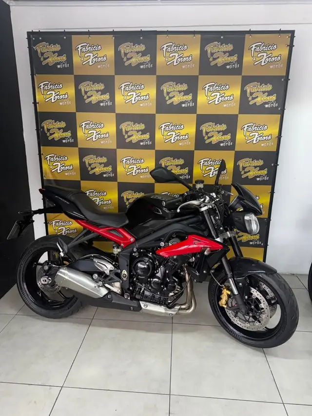 Moto Triumph Street Triple 675 2014 Speed Triple 675