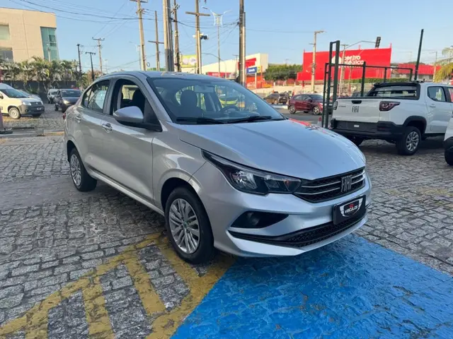 Carro Fiat Cronos 2024 Drive 1.3