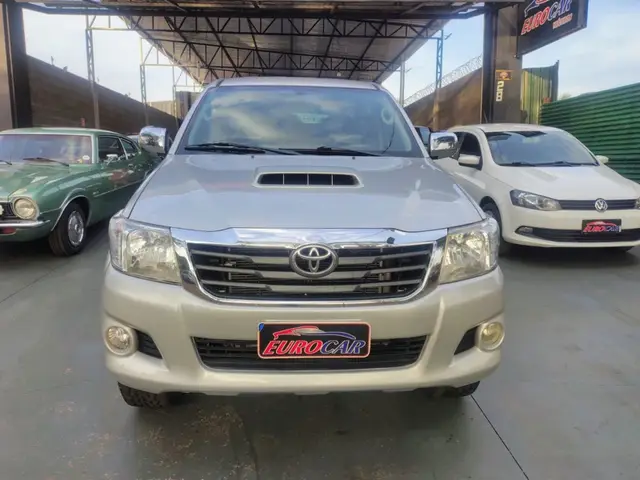 Carro Toyota Hilux Cabine Dupla 2013 Hilux 3.0 TDI 4x4 CD STD