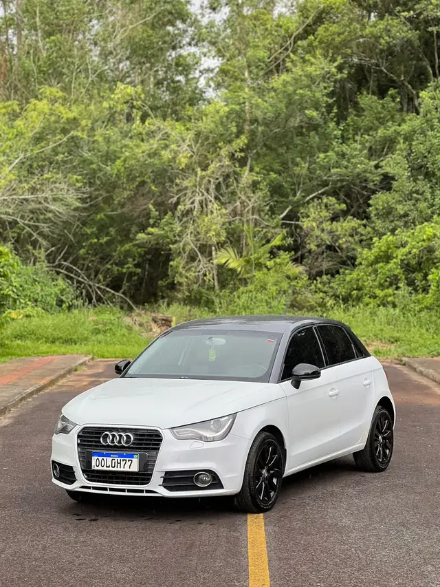 Carro Audi A1 2013 1.4 TFSI Sportback Attraction S Tronic