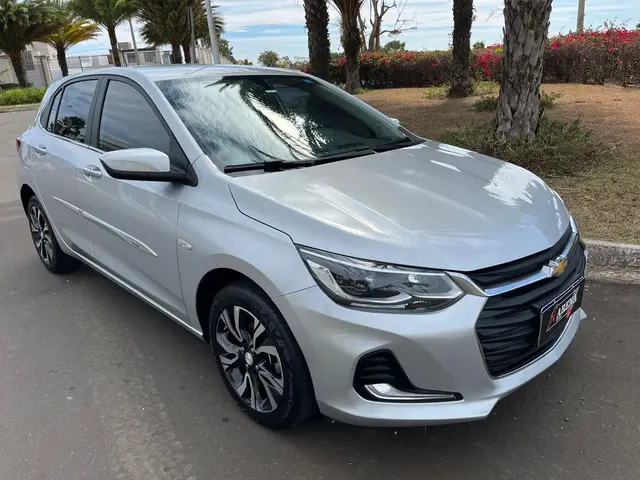 Carro Chevrolet Onix 2023 Premier 1.0 Turbo (Aut.)