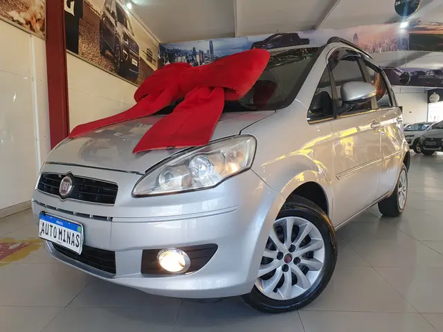 Carro Fiat Idea 2013 Attractive 1.4 8V (Flex)