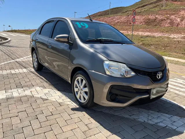 Carro Toyota Etios Sedan 2019 X Plus 1.5 (Aut) (Flex)