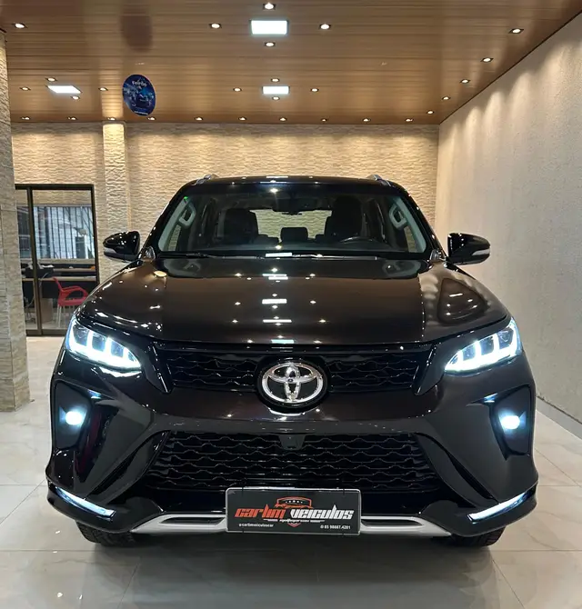 Carro Toyota SW4 2017 2.8 TDI SRX 5L 4x4 (Aut)