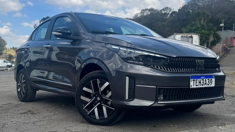 Fiat Cronos muda na linha 2026, mas o sedã parou no tempo?