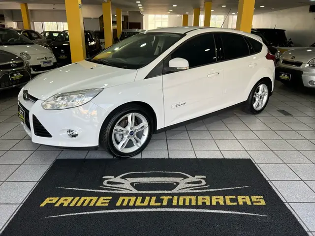 Carro Ford Focus Hatch 2014 SE Plus 2.0 16V PowerShift