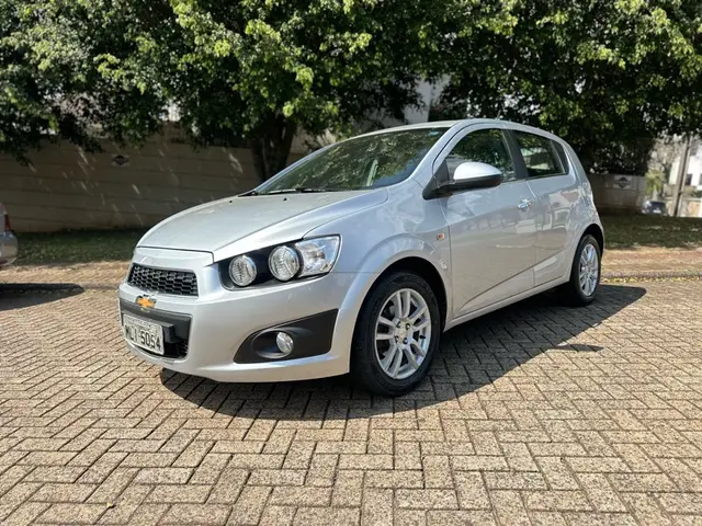 Carro Chevrolet Sonic 2013 Hatch LTZ 1.6 (Aut)
