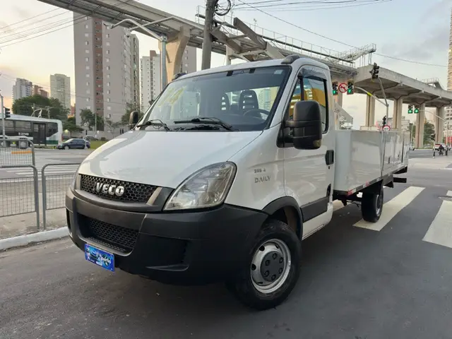 Carro Iveco Daily Chassi 2014 3.0 35S14 CS - 3450