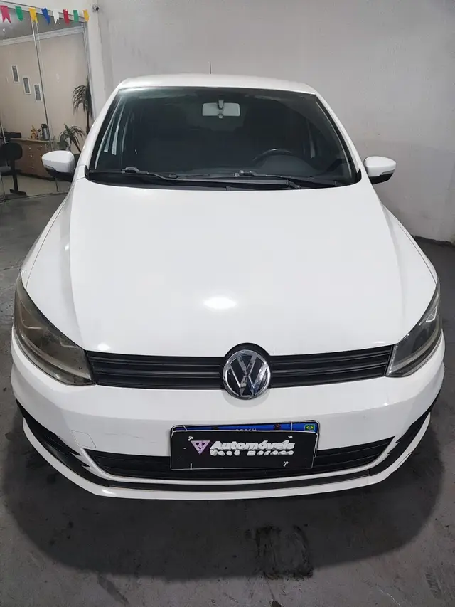 Carro Volkswagen Fox 2015 Trendline 1.0 TEC (Flex)