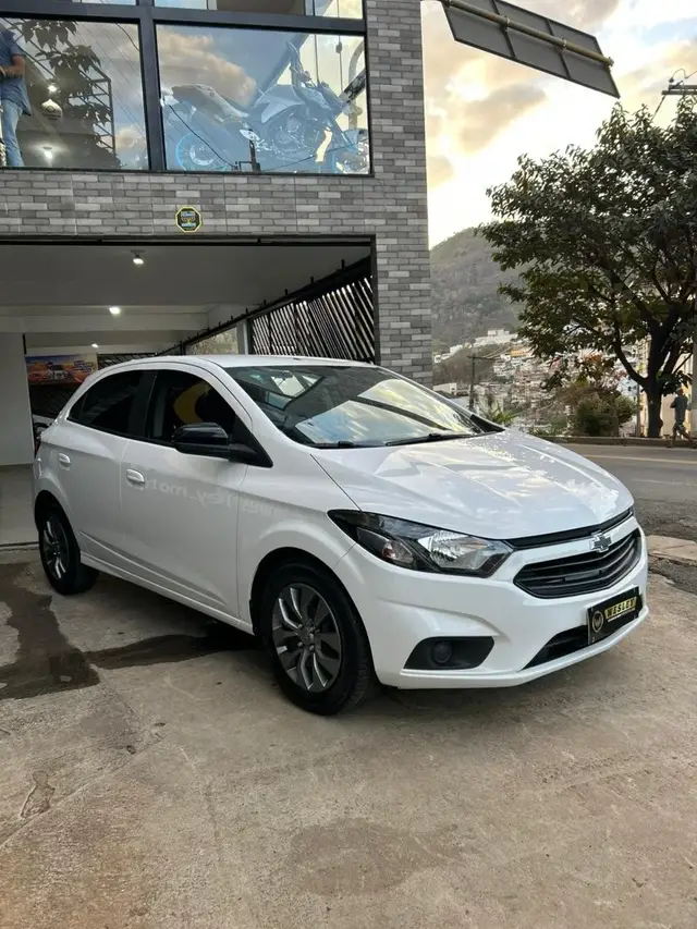 Carro Chevrolet Onix 2021 1.0 (Flex)