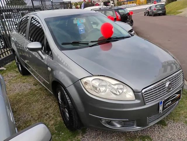 Carro Fiat Linea 2010 Absolute 1.9 16V Dualogic (Flex)