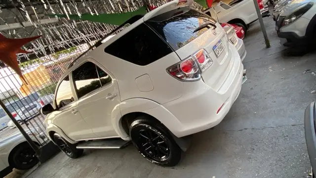 Carro Toyota Hilux SW4 2013 SR 2.7 4x2 (Flex)