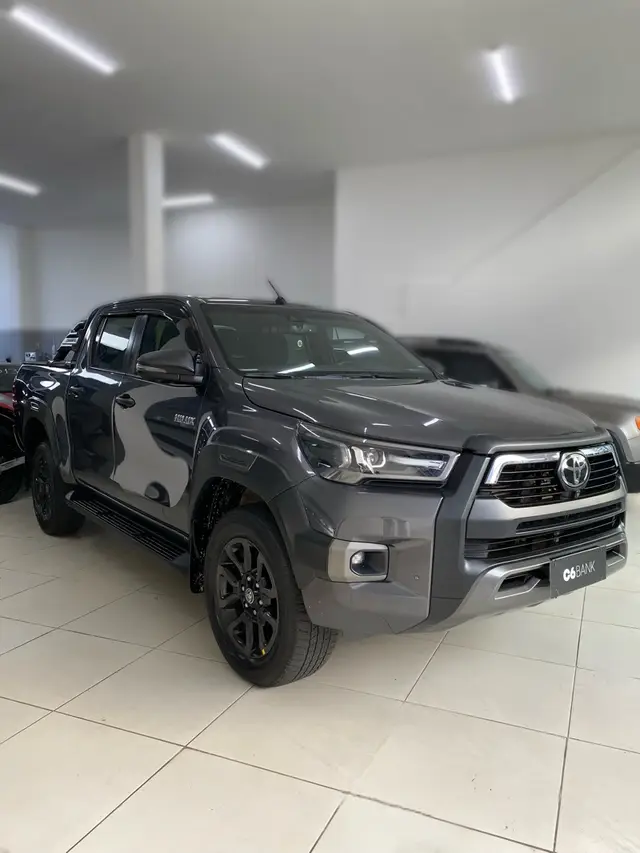 Carro Toyota Hilux Cabine Dupla 2024 Conquest 4x4 2.8 Diesel