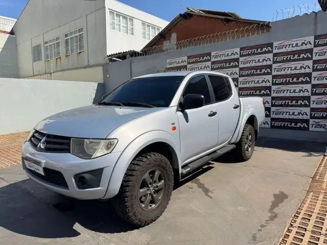 Carro Mitsubishi L200 Triton Sport 2013 2.4 HLS (Flex)