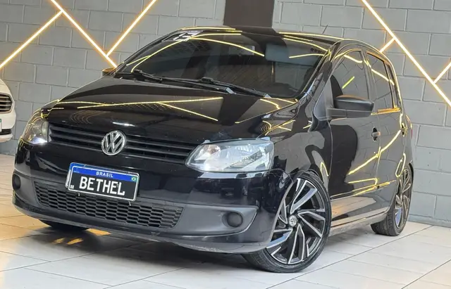 Carro Volkswagen Fox 2013 1.0 TEC (Flex) 4p