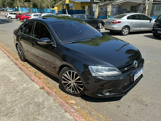 Carro Volkswagen Jetta 2012 2.0 TSI Highline DSG