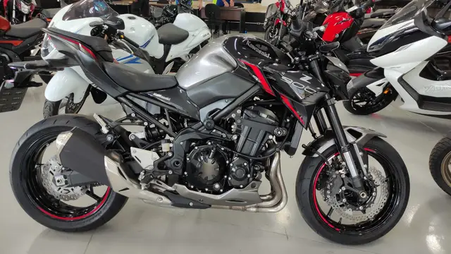 Moto Kawasaki Z 900 2023 R Edition