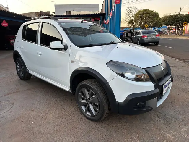 Carro Renault Sandero Stepway 2014 1.6 8V (flex)
