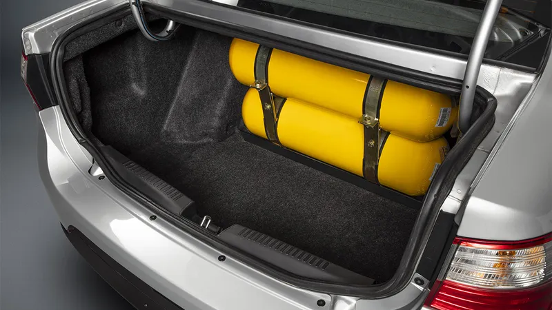 Converter carro para GNV vale a pena? Veja opinião de quem fez